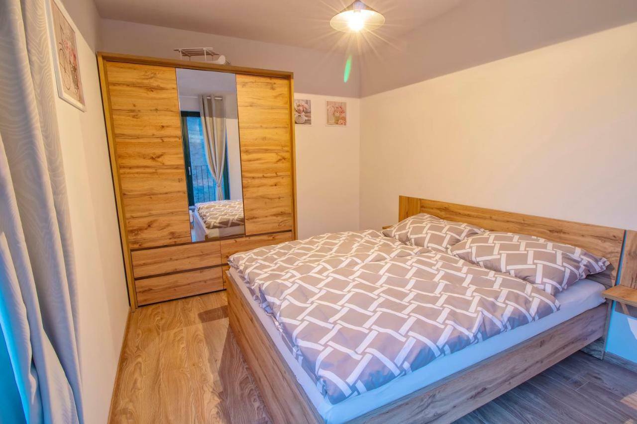 Appartement Horsky Apartman Klinovec Vyhledy 1 à Loučná pod Klínovcem Extérieur photo